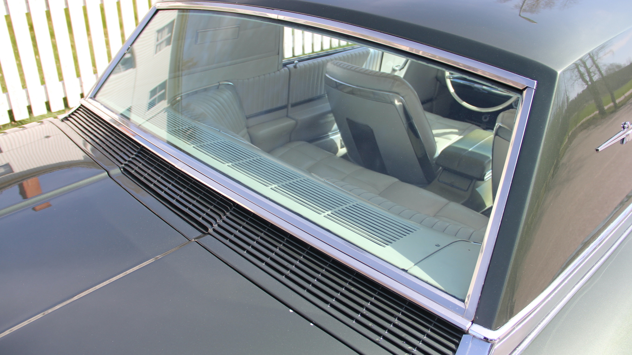 Exteriörbild på 1966 Ford Thunderbird Town Hardtop 6.4