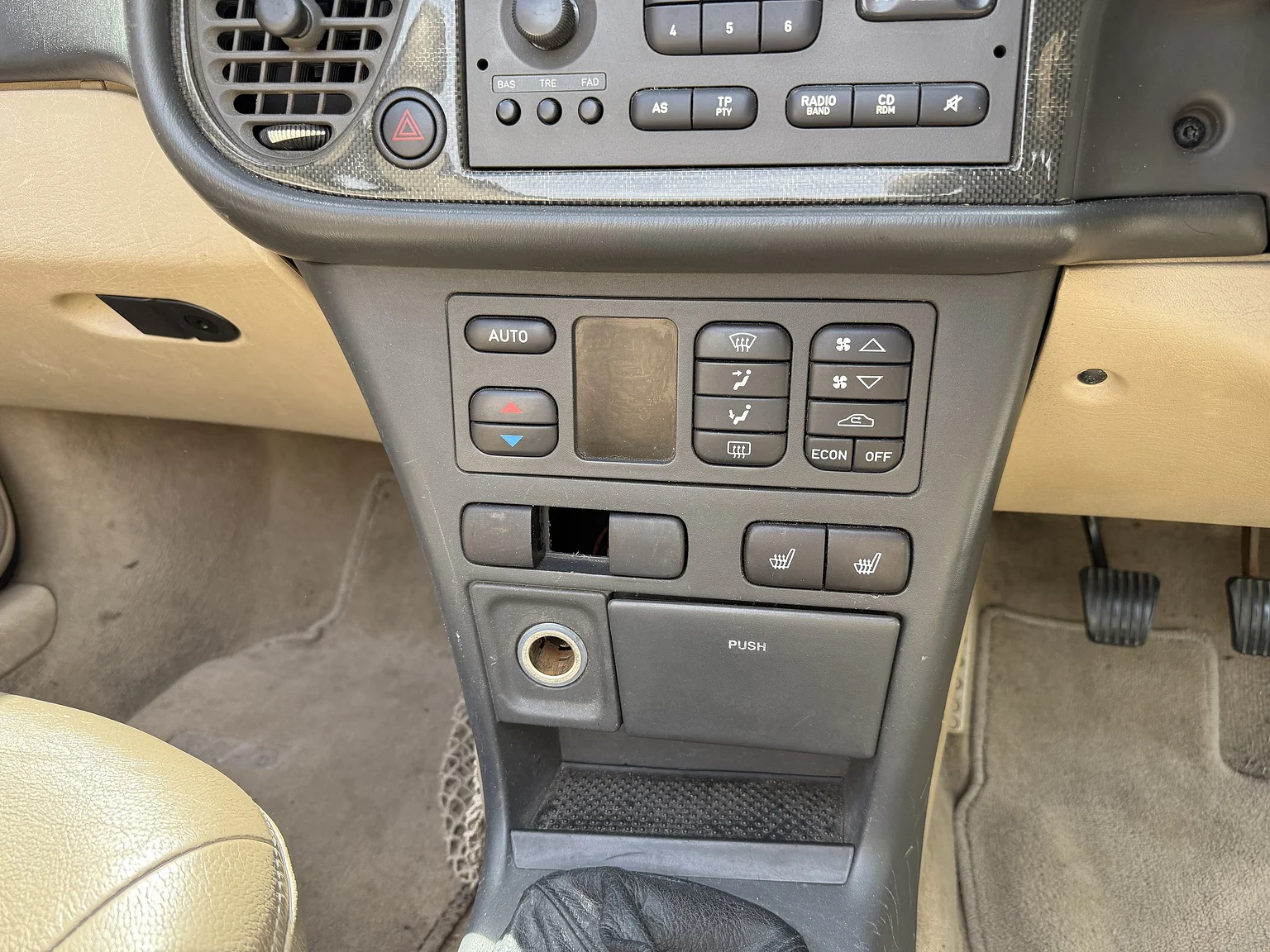 Innenraumfoto von 2002 Saab 9-3 2.0T SE Convertible – NO RESERVE (57)