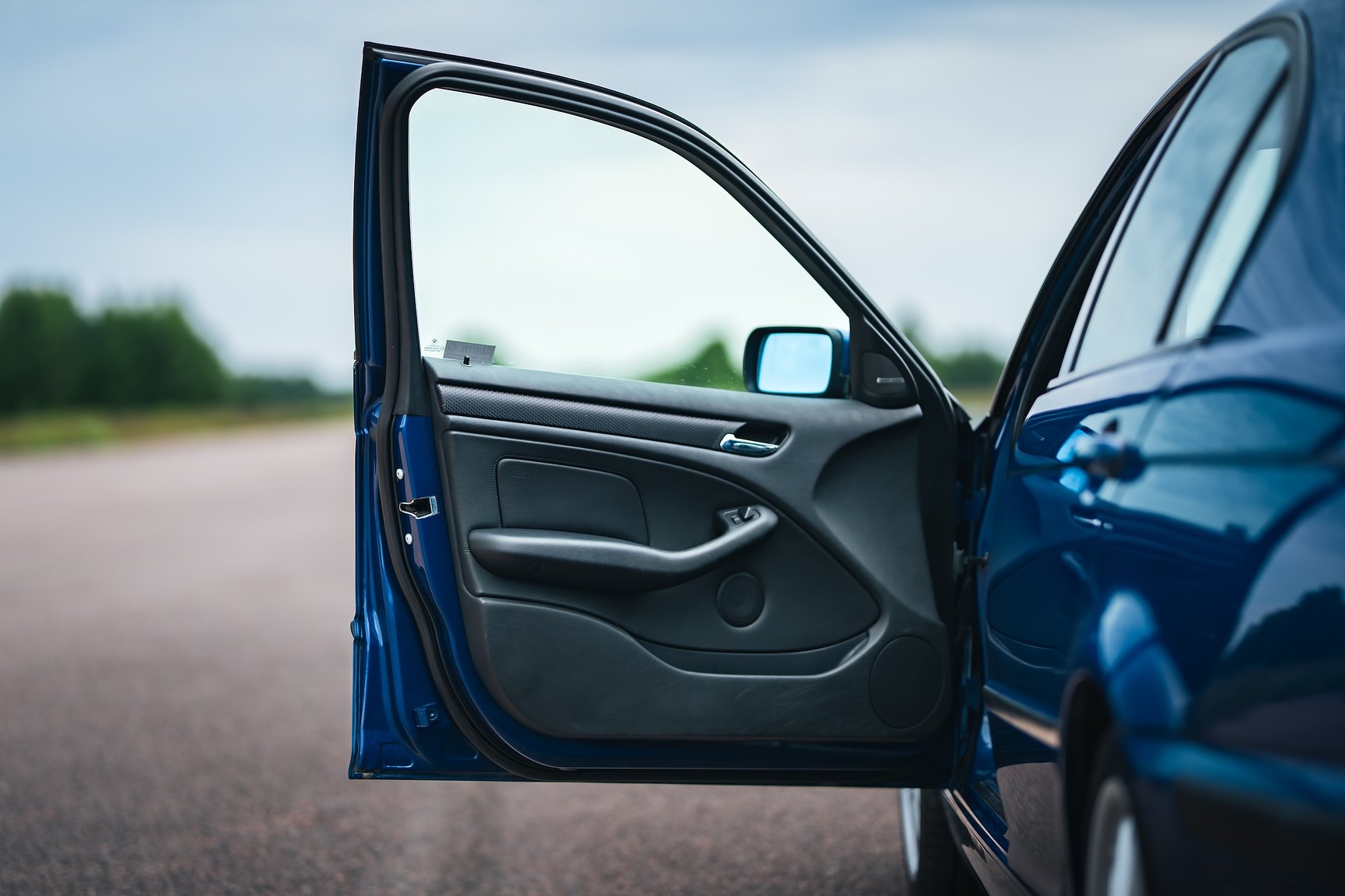 Interior image of 2003 BMW 330i