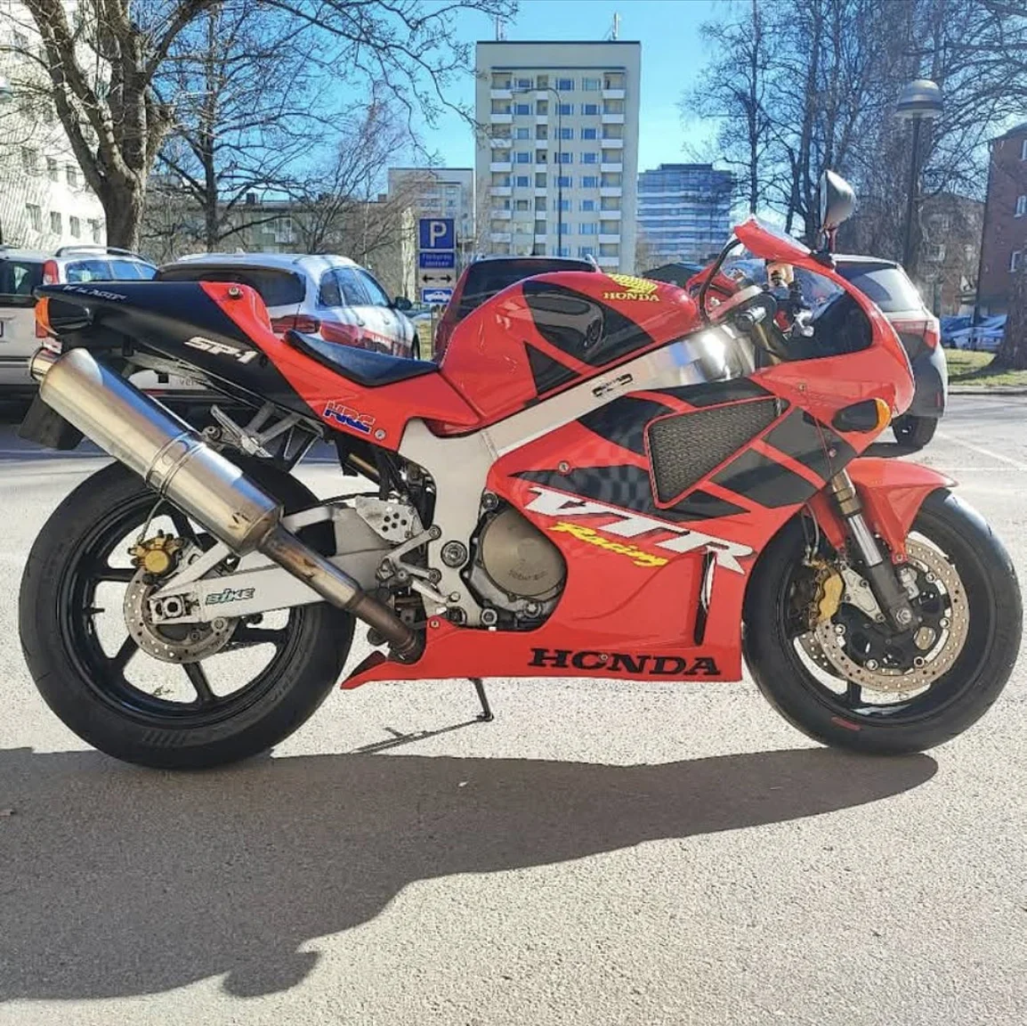 Aussenfoto 2000 Honda RC51 (3)