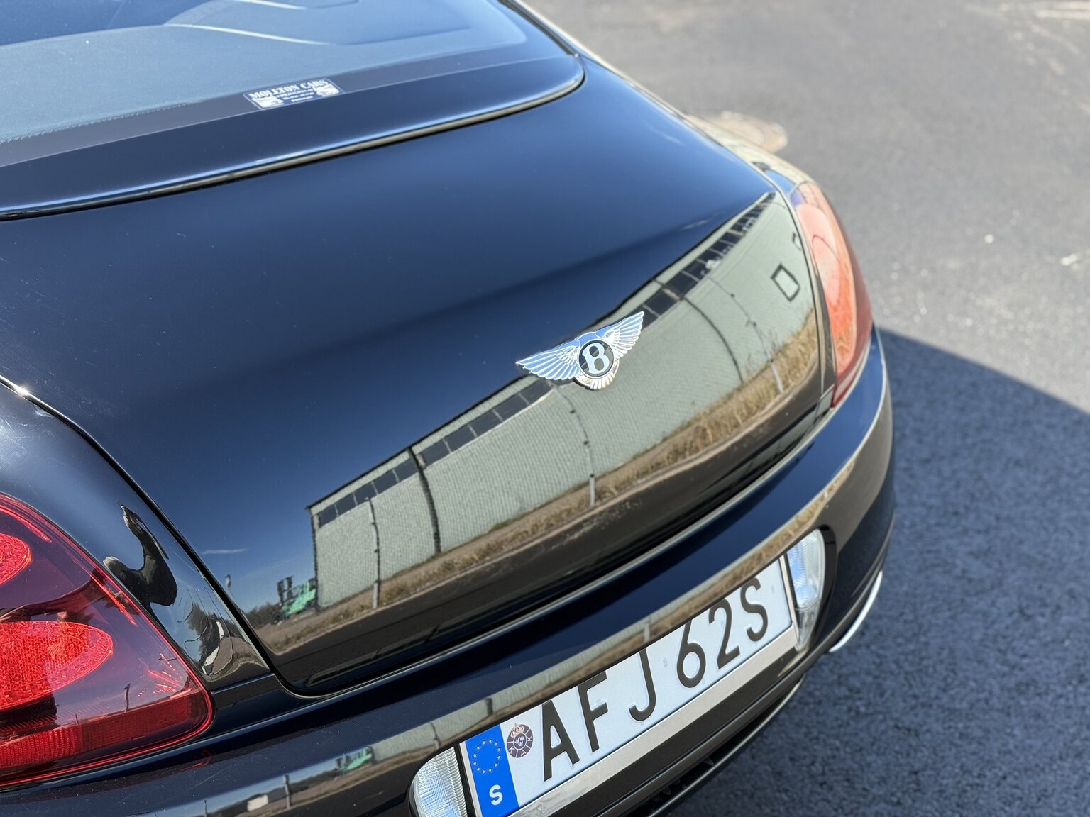 Exteriörbild på 2011 Bentley Continental Supersports