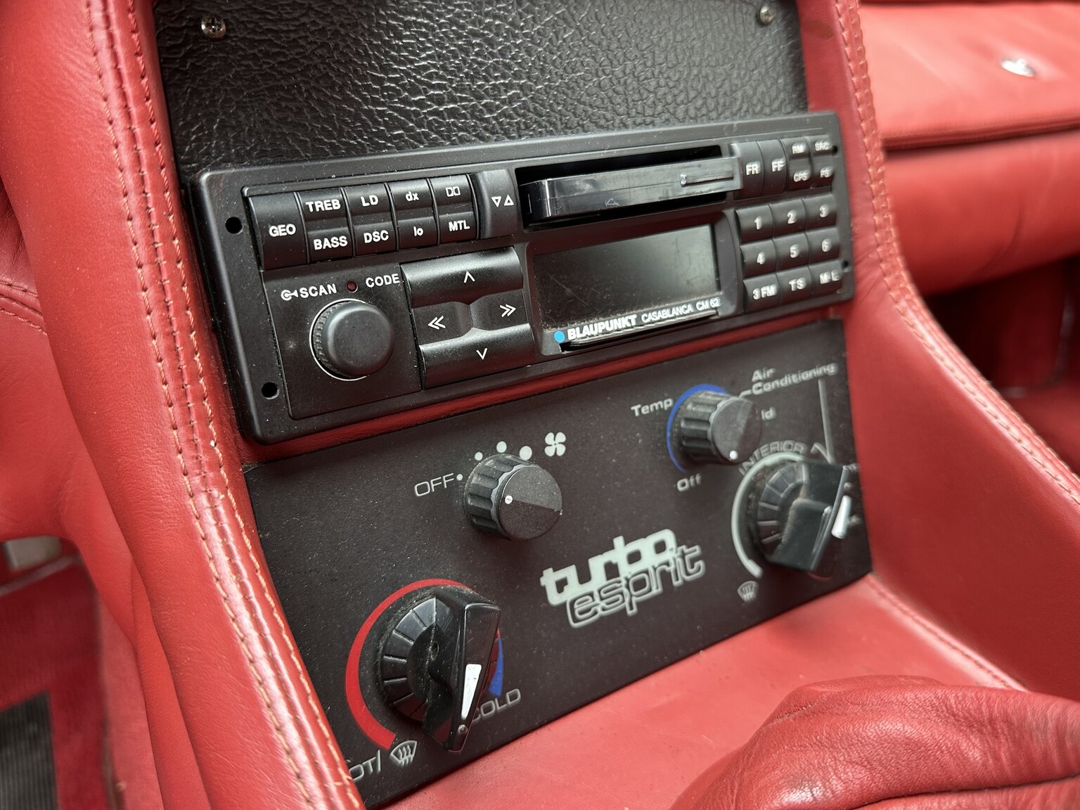 Interior image of 1987 Lotus Esprit Turbo HCi (7)