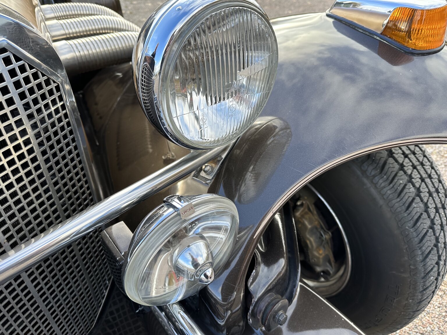 Exteriörbild på 1975 Excalibur Phaeton series III  (27)