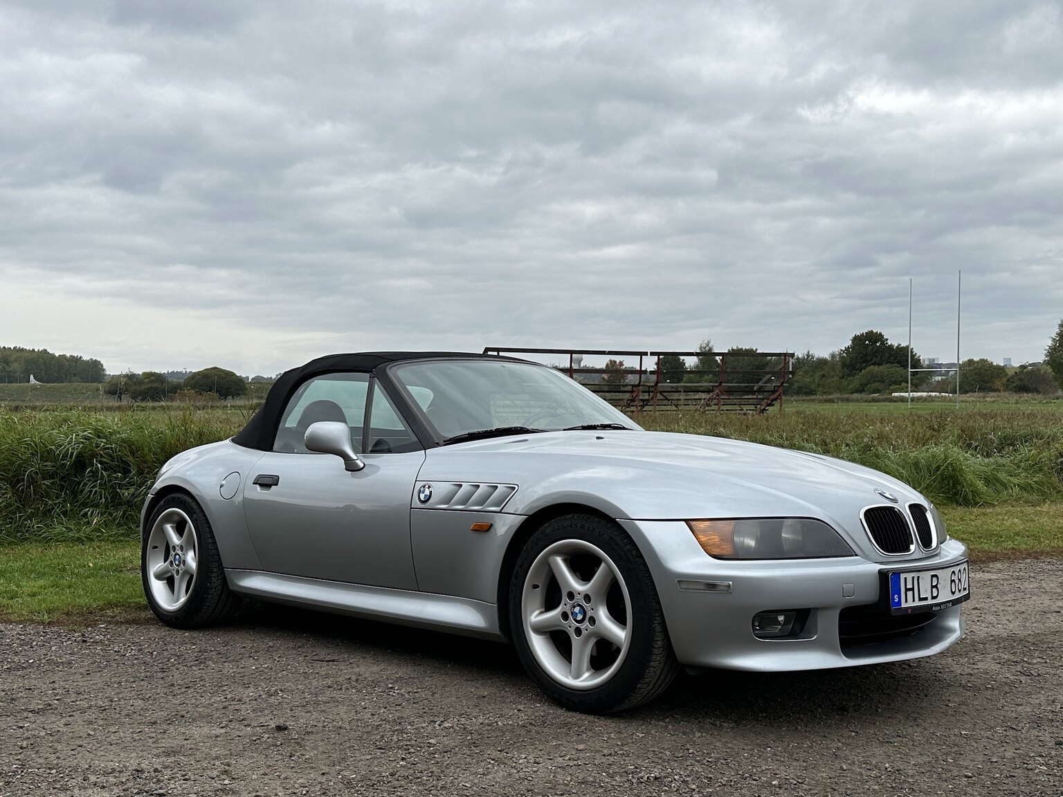 Exterior image of 1997 BMW Z3 2.8 Roadster