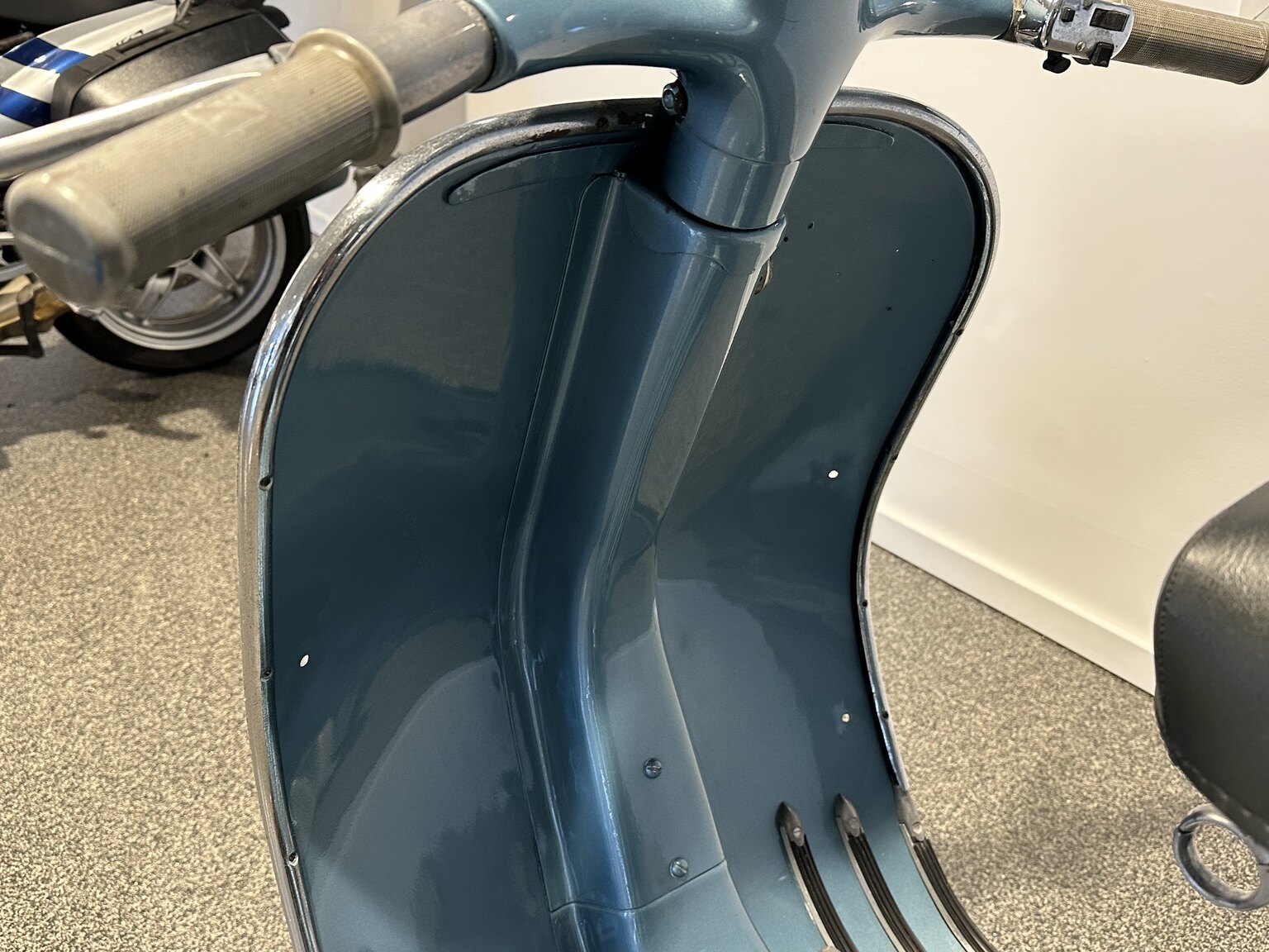 Exteriörbild på 1959 Vespa Piaggio 150cc Widebody
