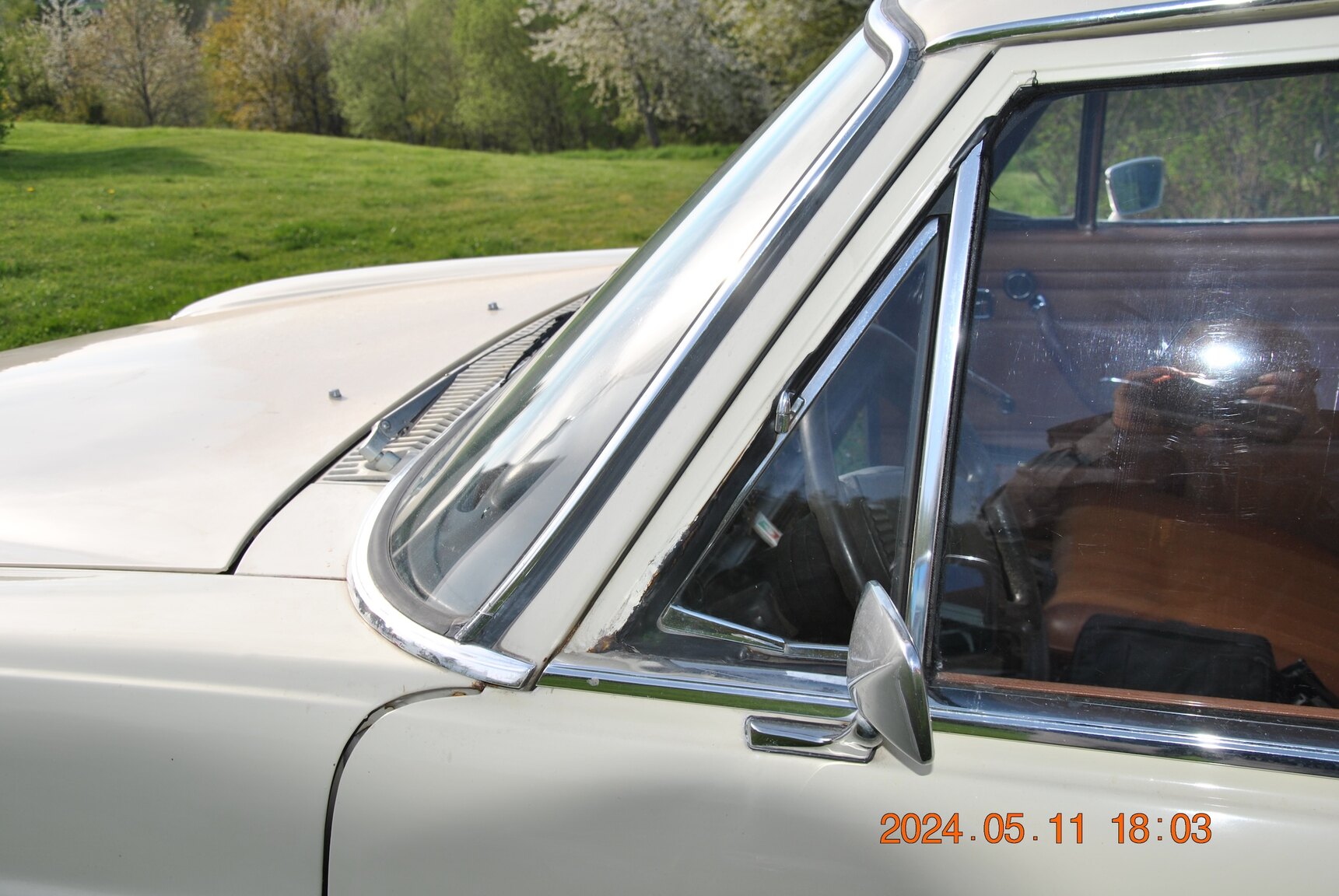 Exteriörbild på 1971 Mercedes-Benz 220D