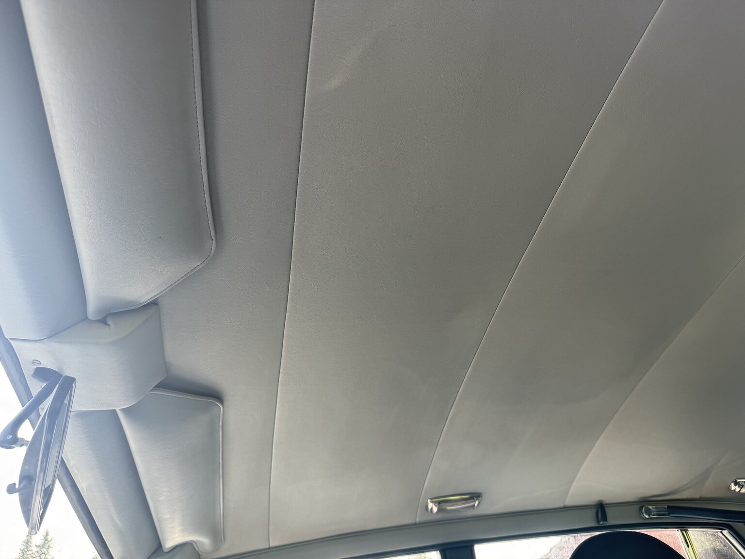 Interior image of 1976 Rolls-Royce Silver Shadow