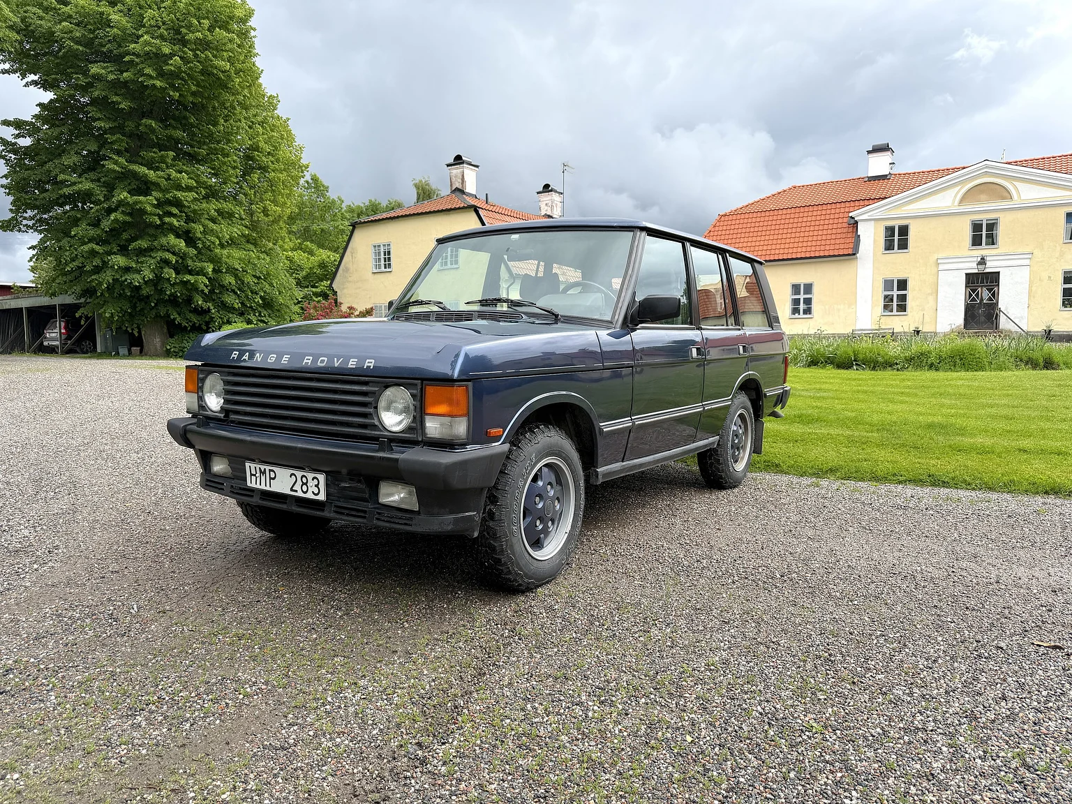 Exterior image of 1990 Range Rover Vogue SE 3.9 (3)