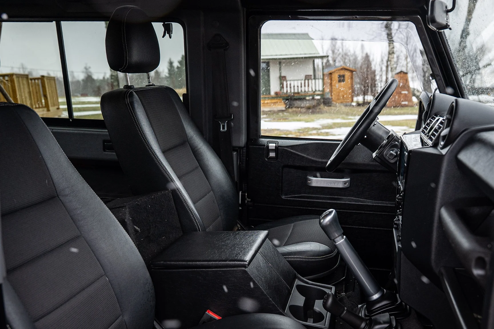 Innenraumfoto von 2015 Land Rover Defender 90 Special (18)