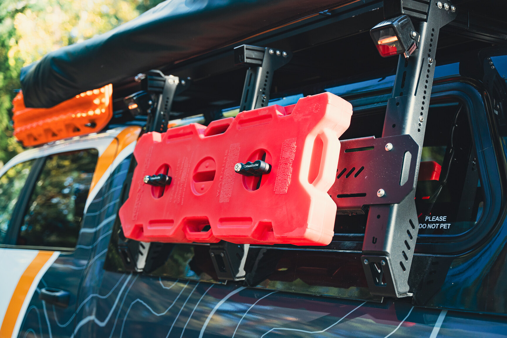 Exteriörbild på 2017 Dodge Ram 1500 AEV (93)