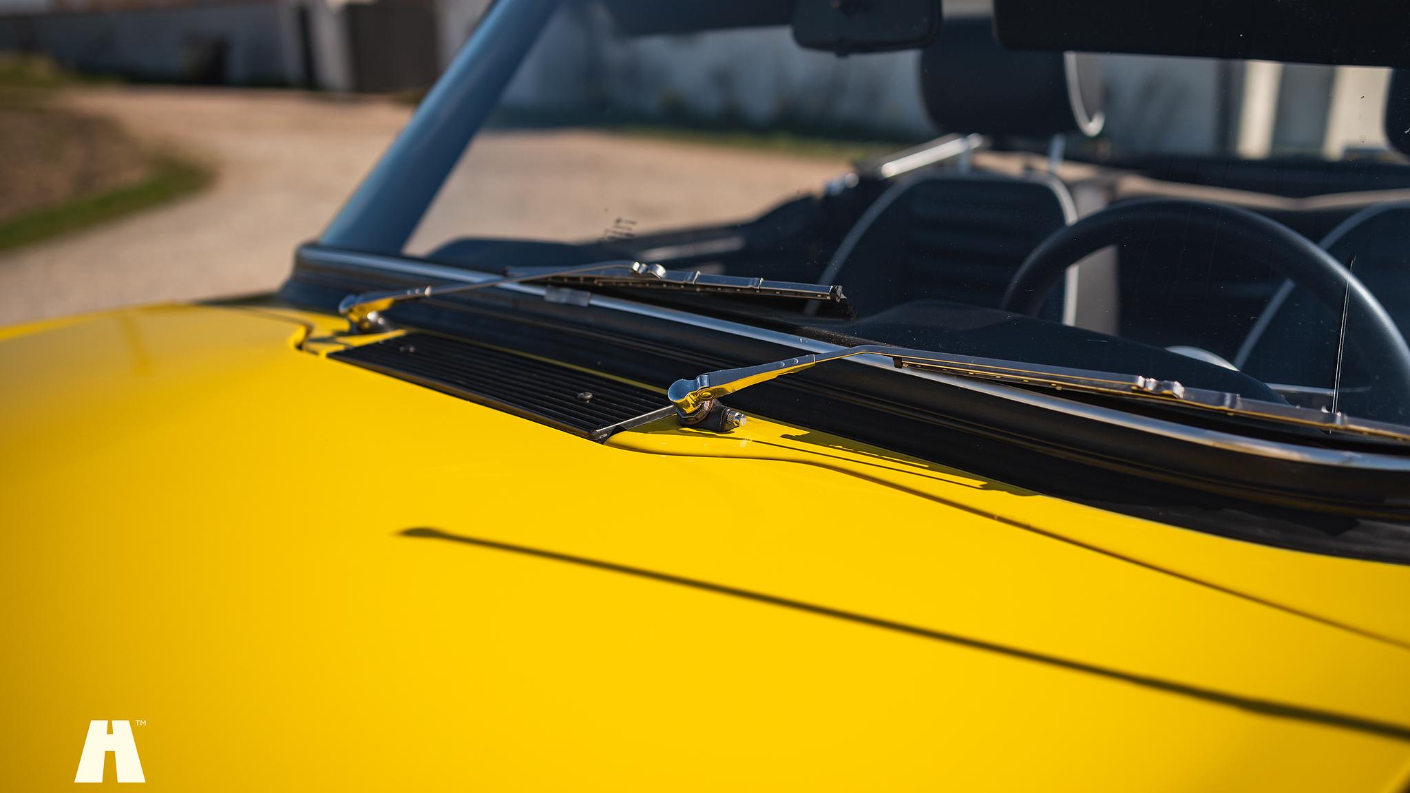 Exteriörbild på 1974 Triumph TR6 (26)