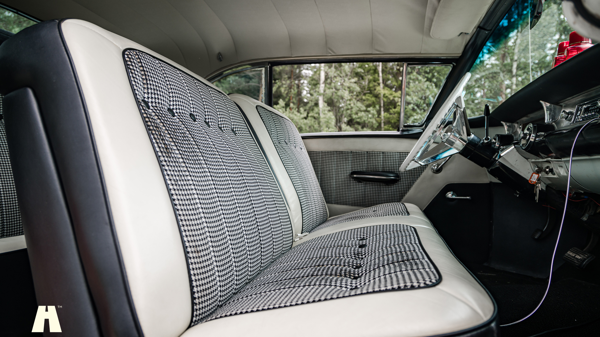 Interior image of 1957 Buick Special Riviera (Model 46R) V8 (13)