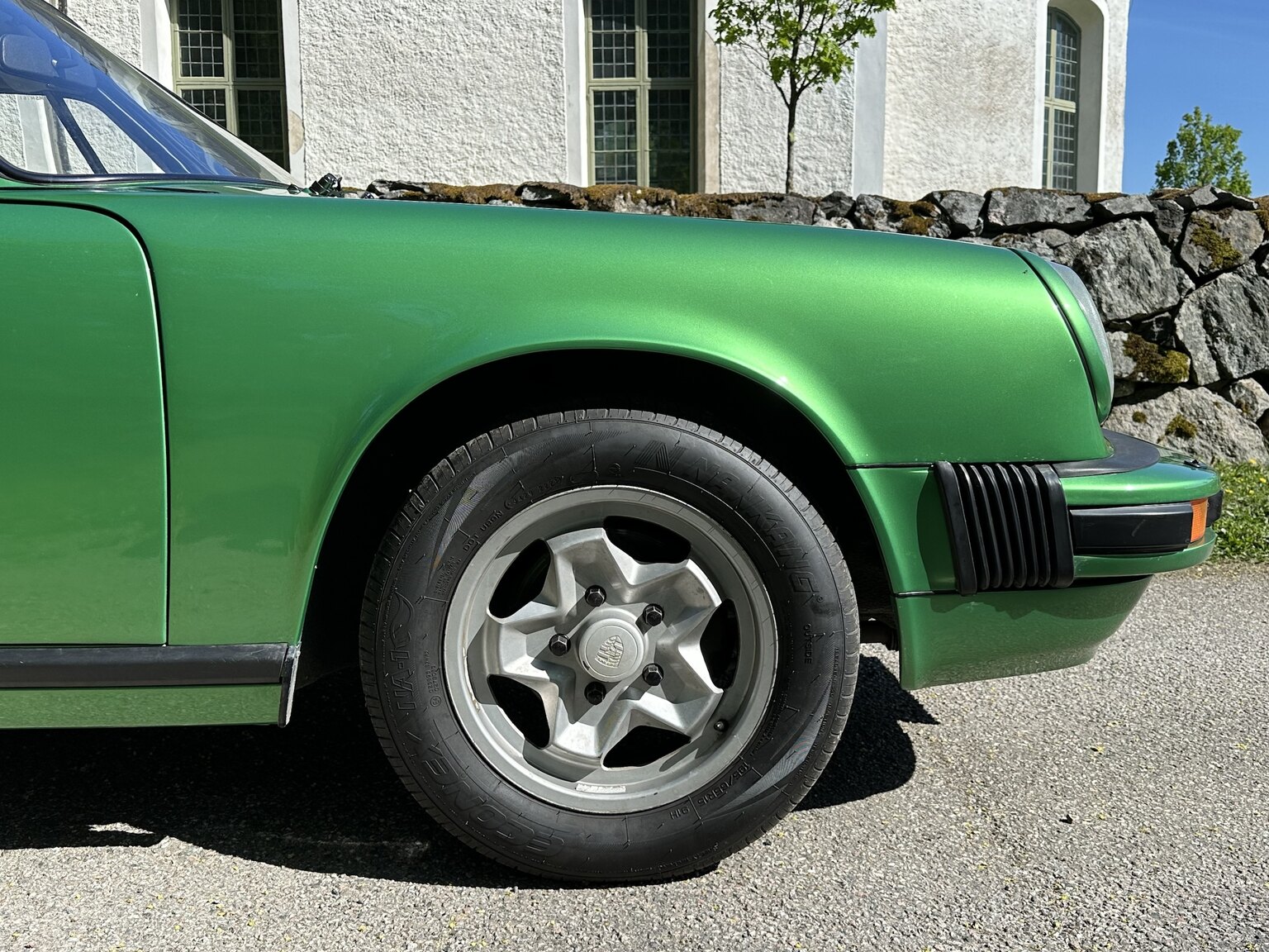 Aussenfoto 1975 Porsche 911 (11)