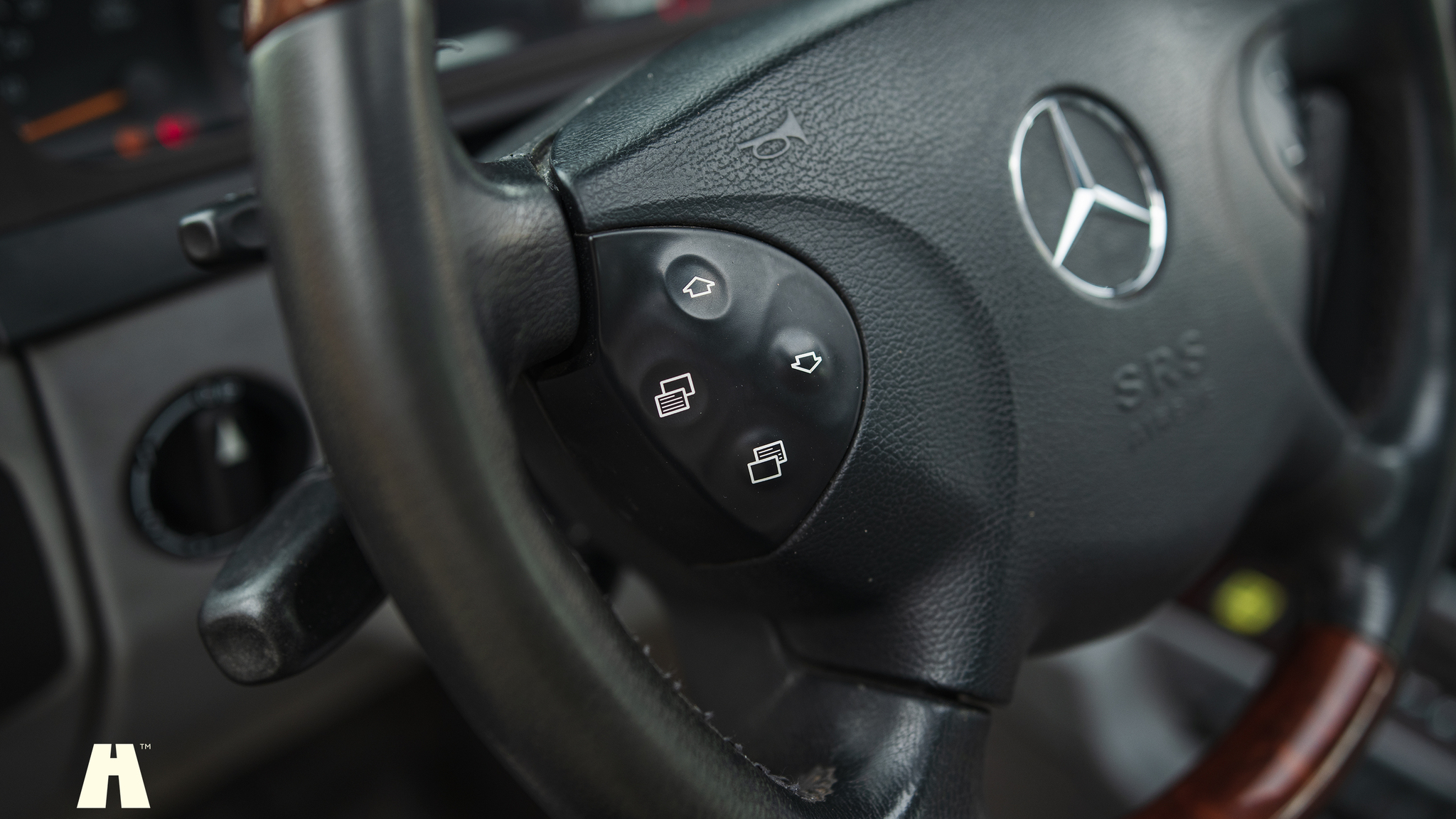 Innenraumfoto von 2004 Mercedes-Benz G400 (KORT)
