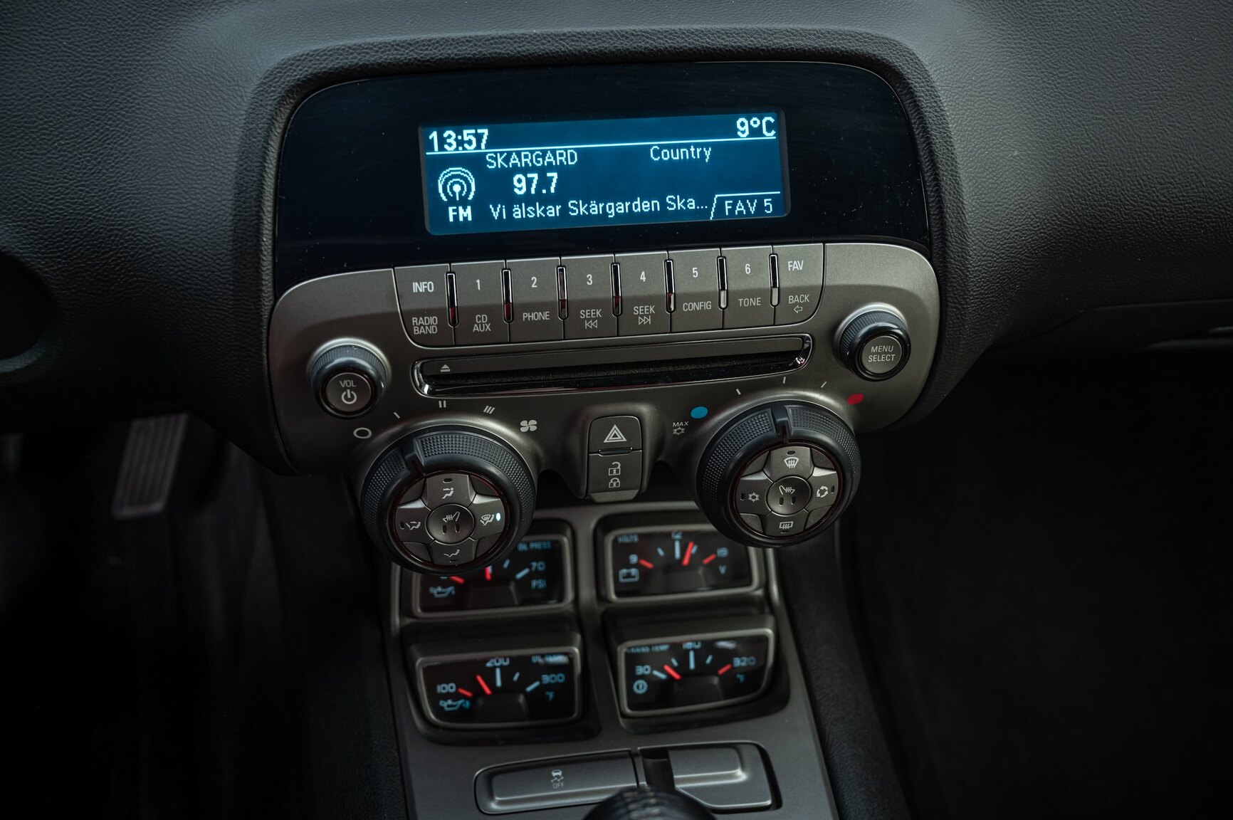 Interiörbild 2010 Chevrolet Camaro SS (30)