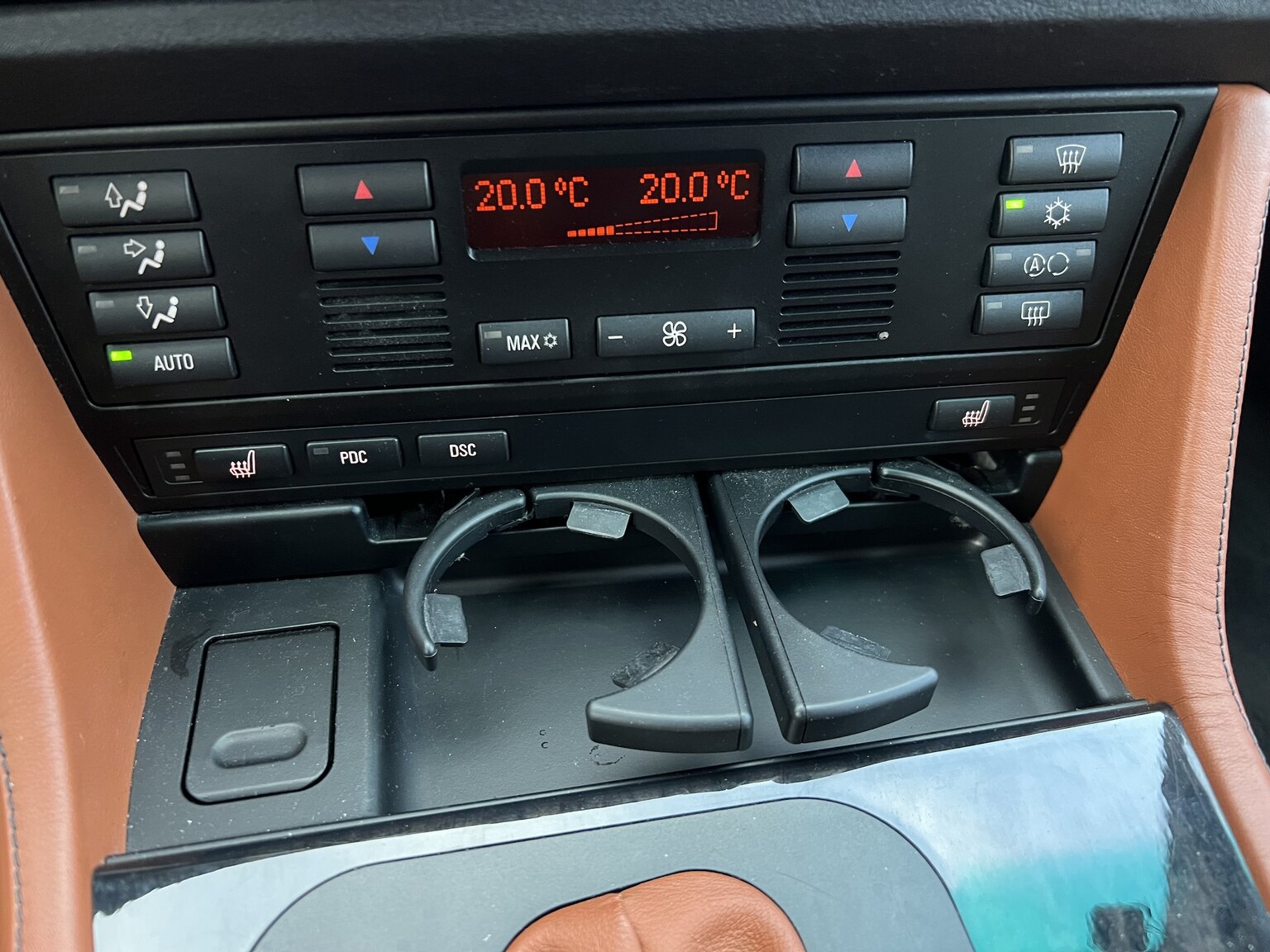 Interior image of 2003 BMW 540i Touring