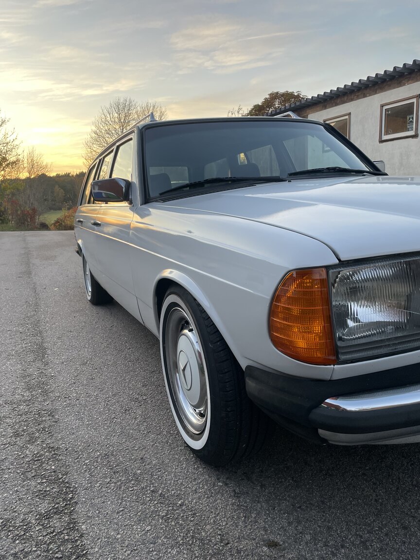 Exteriörbild på 1983 Mercedes-Benz 300 TDT