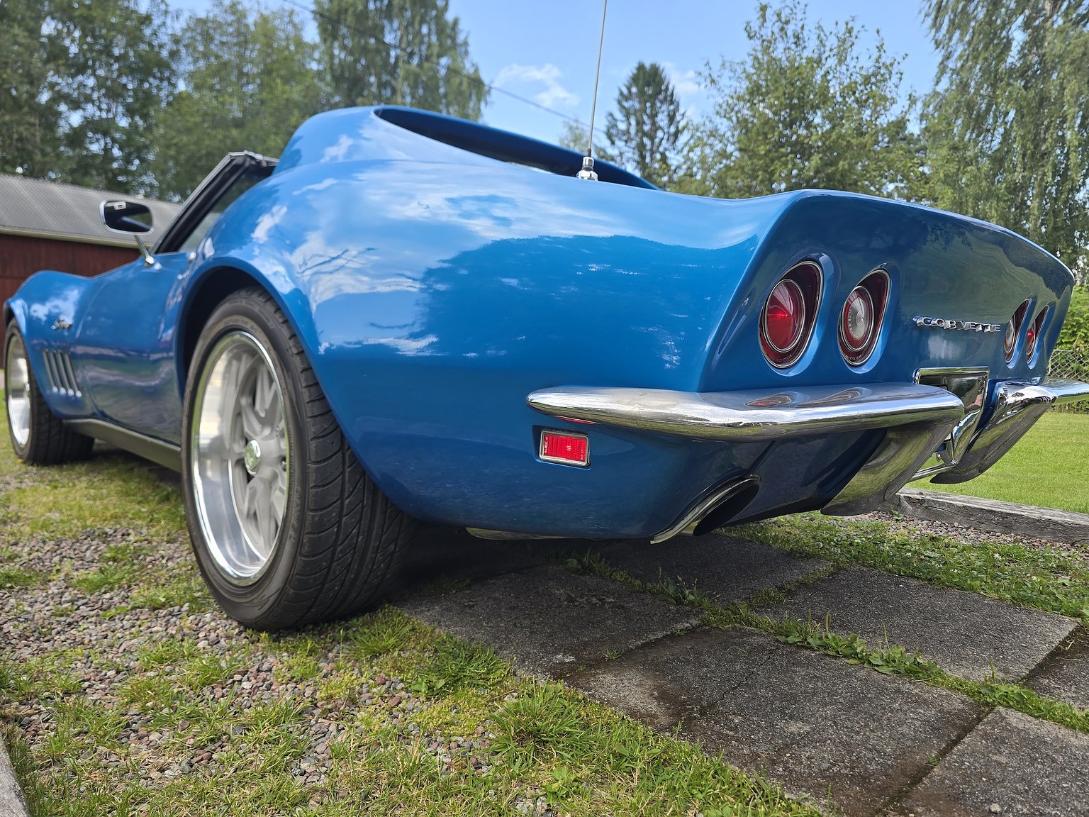 Exterior image of 1969 Chevrolet Corvette Stingray 6.0 V8