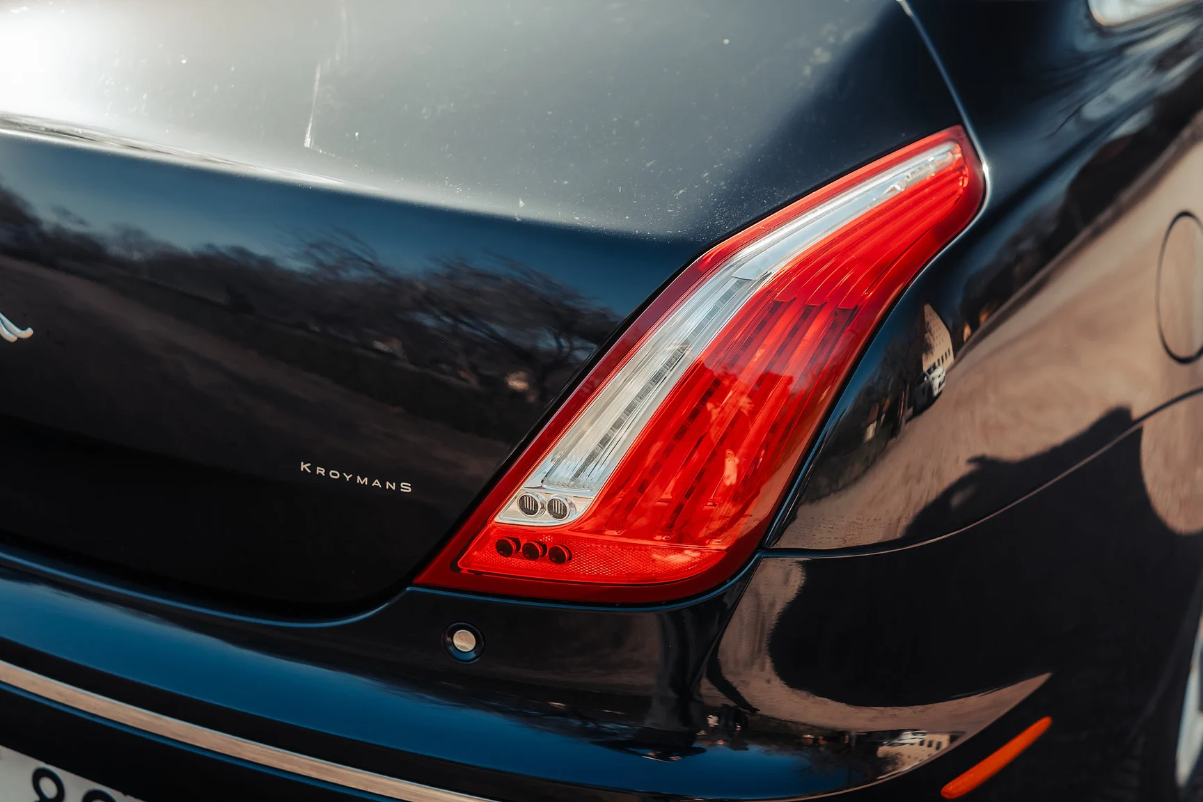 Exterior image of 2012 Jaguar XJ (27)