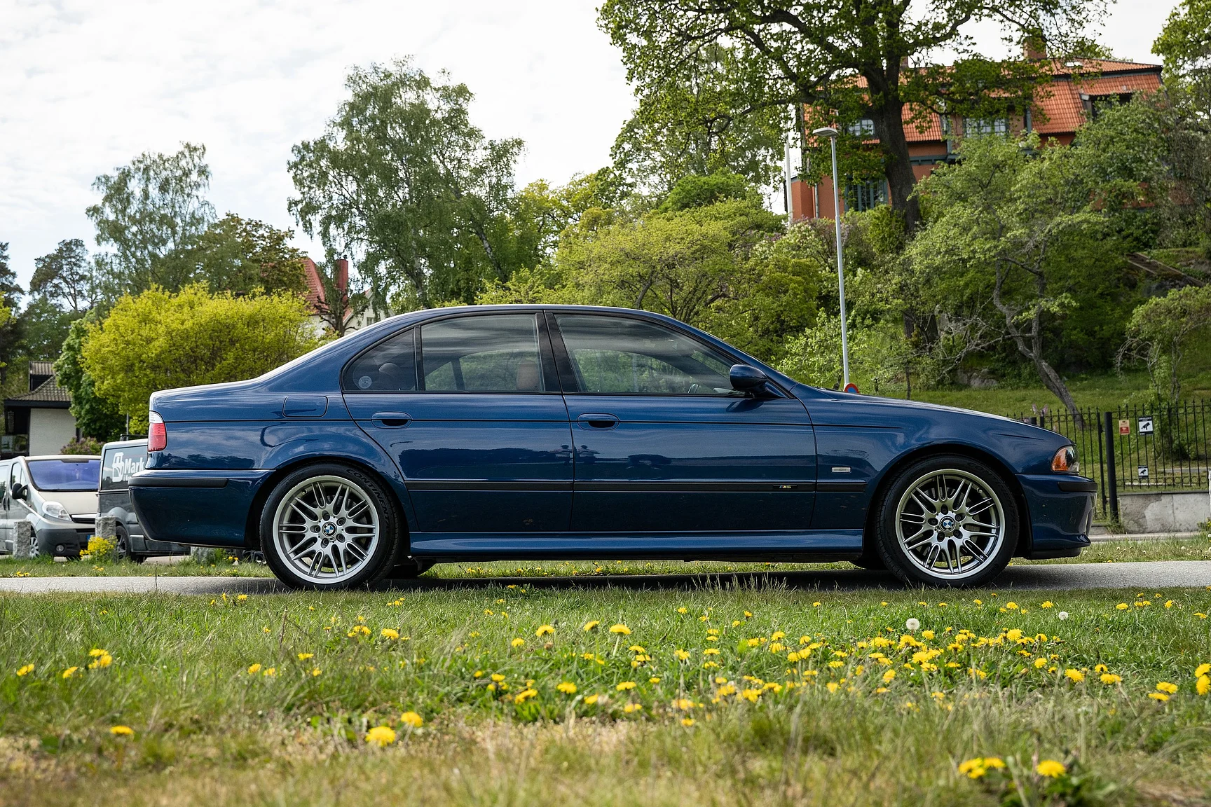 Exterior image of 2001 BMW M5 E39 LCI (13)