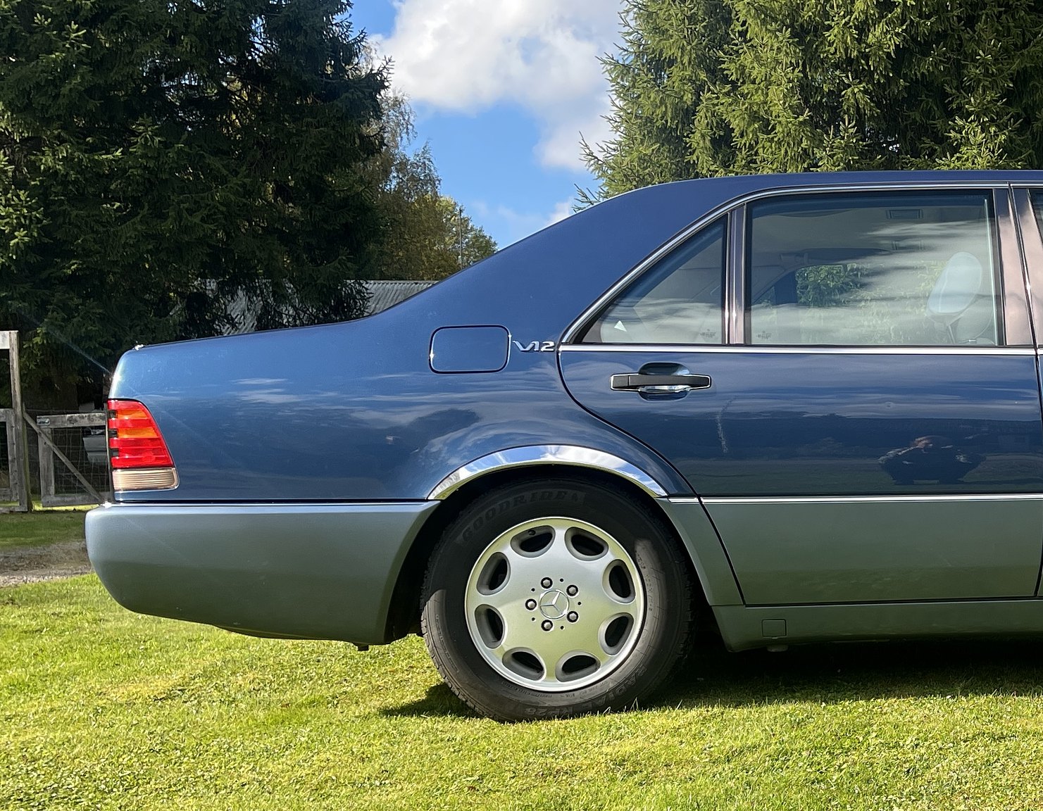 Exteriörbild på 1992 Mercedes-Benz 600 SEL