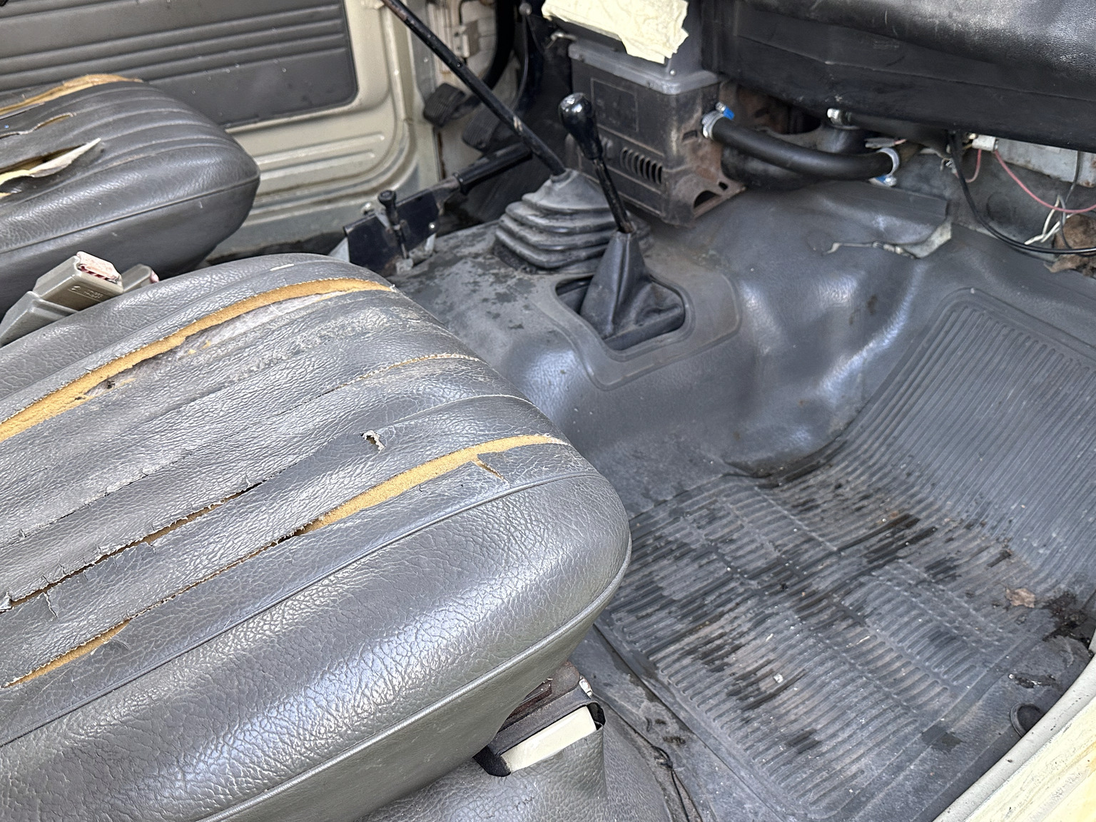 Innenraumfoto von 1985 Toyota Land Cruiser BJ 42