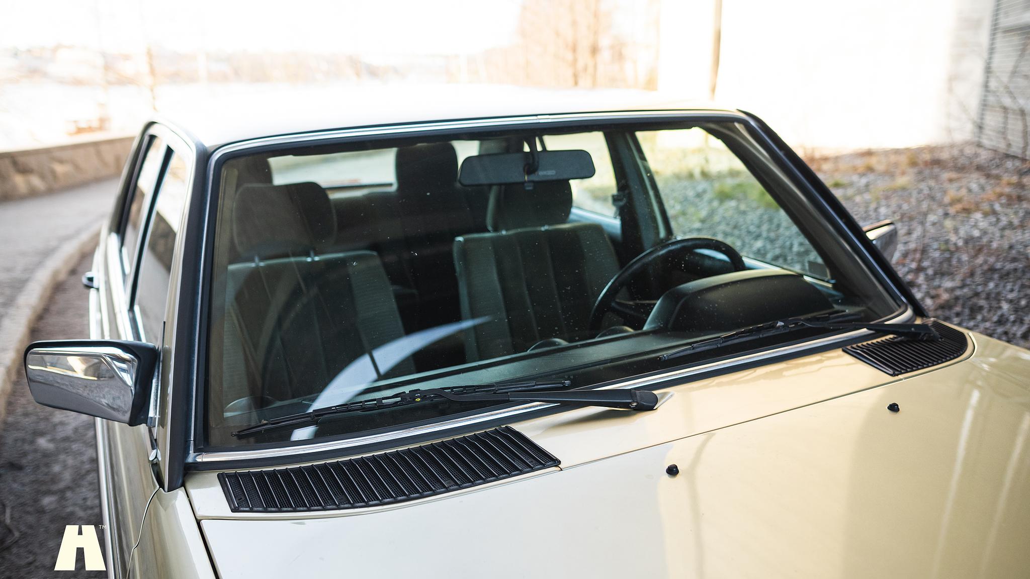 Exteriörbild på 1985 Mercedes-Benz 200 Series 3  (59)