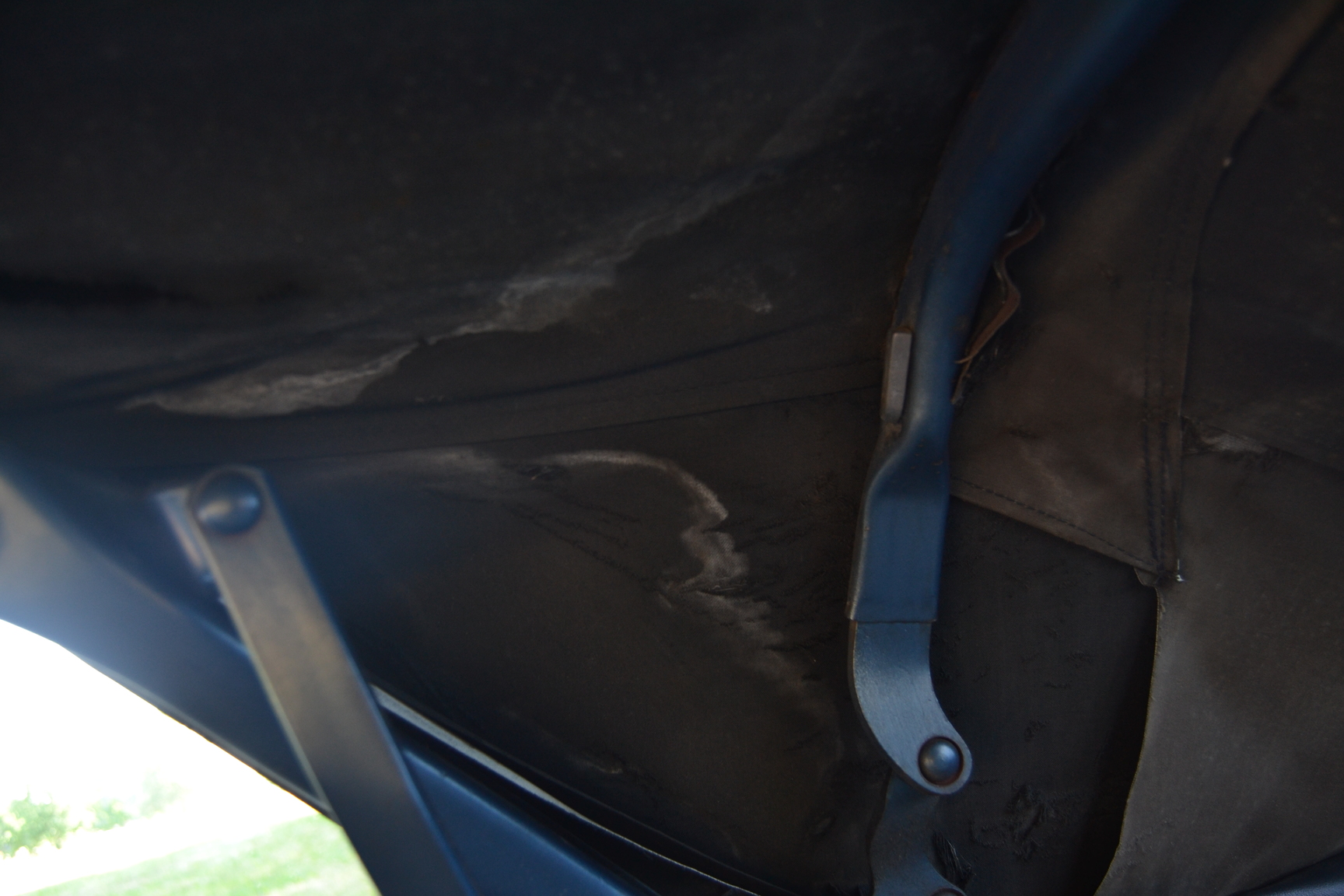 Interior image of 1970 Oldsmobile Ninety eight Convertible (62)