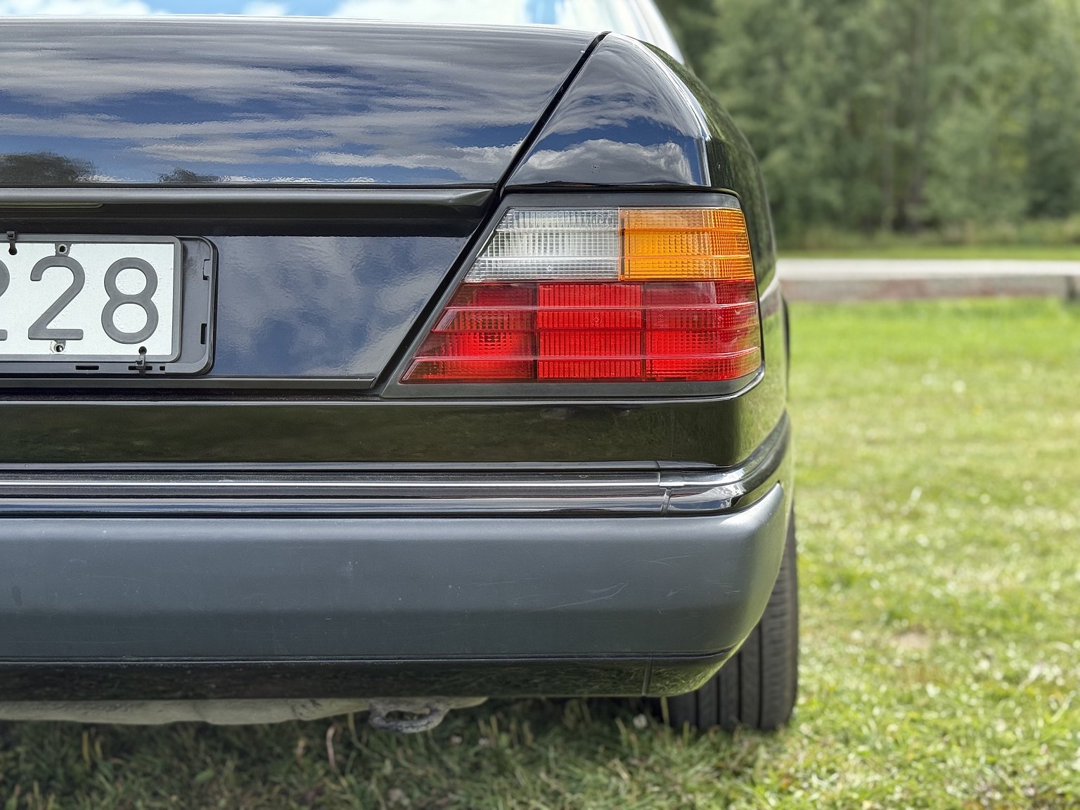 Exterior image of 1990 Mercedes-Benz 300CE-24