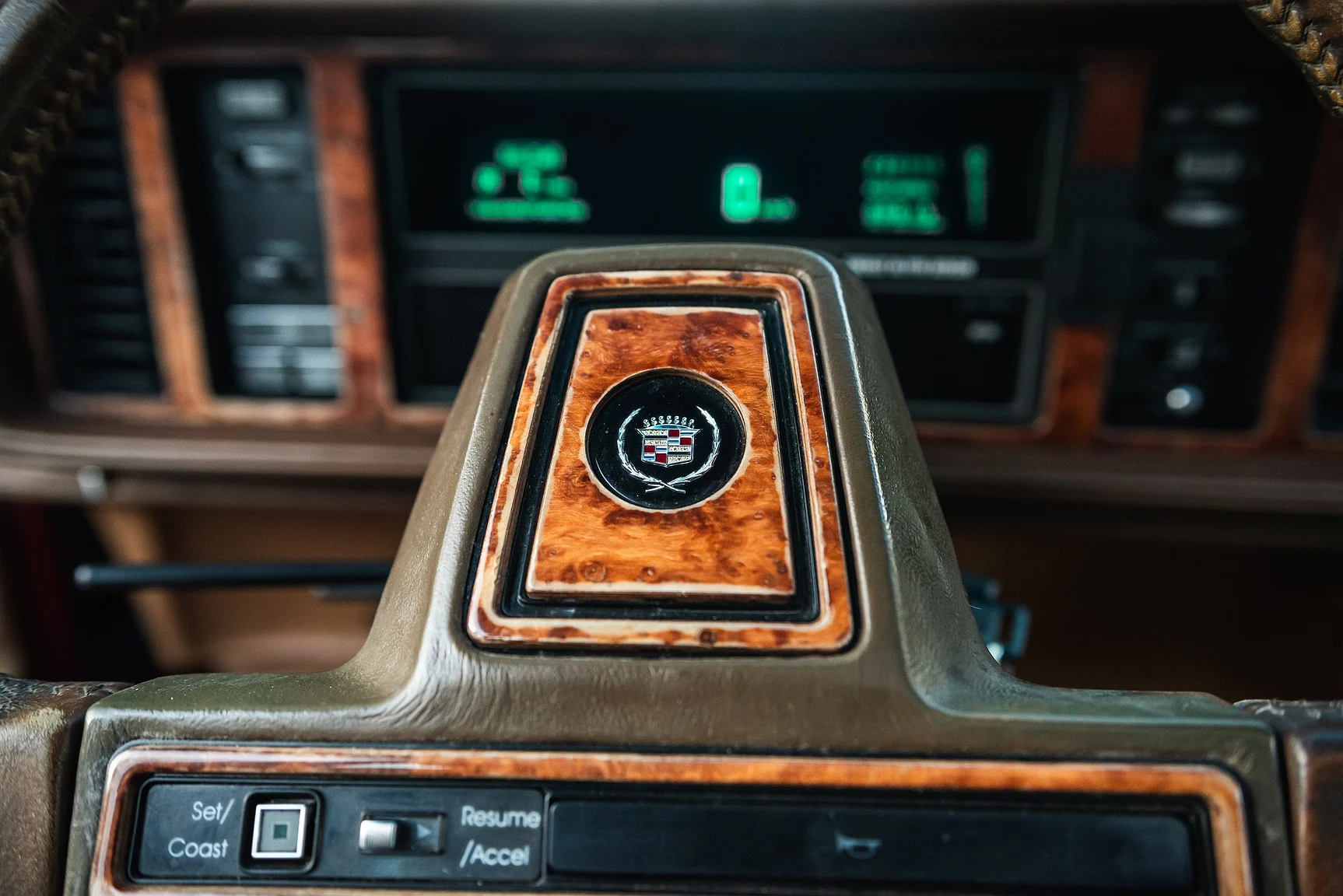 Interior image of 1989 Cadillac Seville (23)