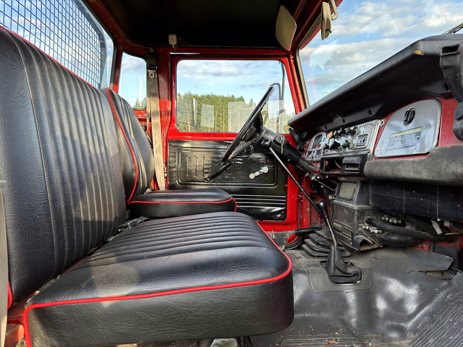 Interior image of 1982 Toyota Landcruiser Utility (23)