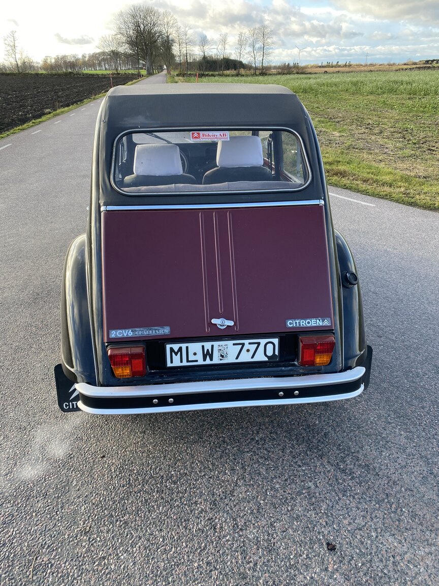 Exterior image of 1986 Citroën 2CV6 Charleston