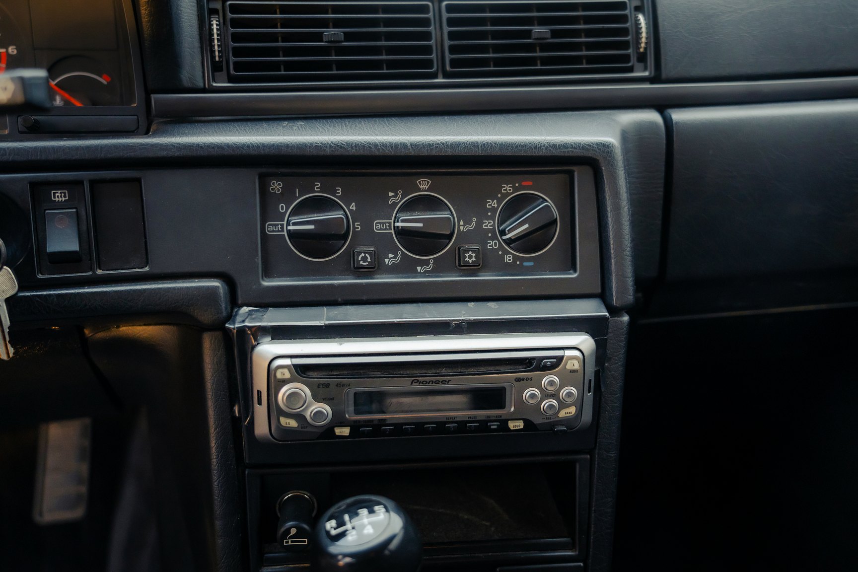 Interiörbild 1990 Volvo 740 GL