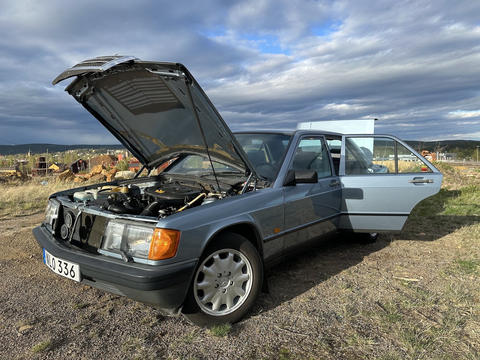 Image of 1988 Mercedes-Benz 190 E mechanics