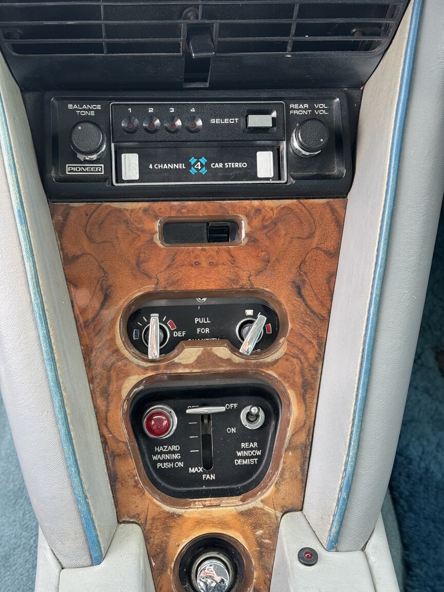 Interior image of 1976 Rolls-Royce Silver Shadow