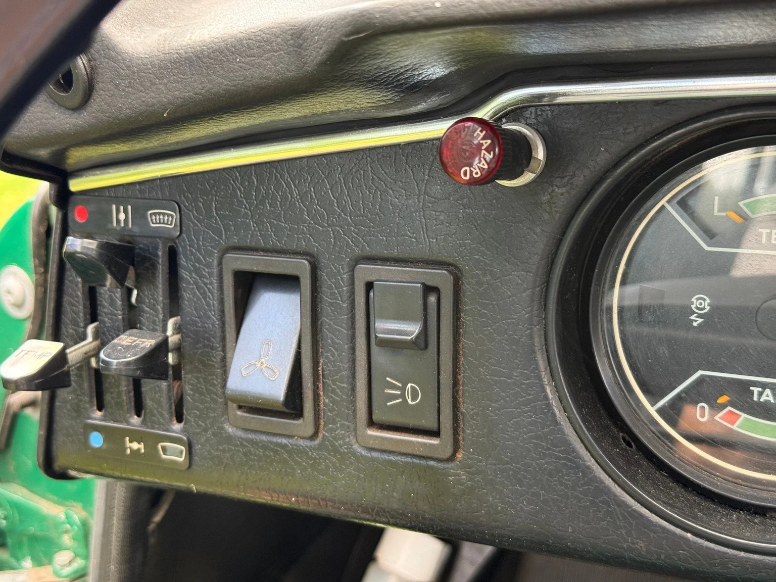 Innenraumfoto von 1975 Saab 95 V4 kombi - 7-sits (11)