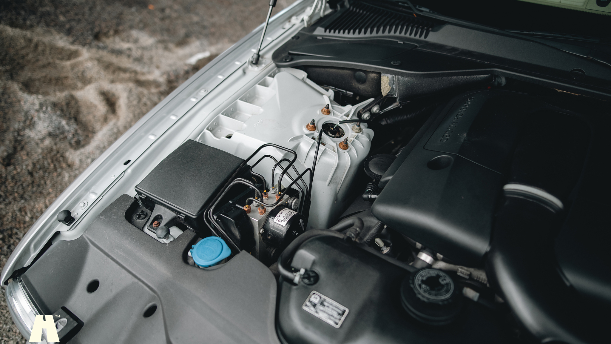 Image of 2003 Jaguar XJ Super V8 mechanics