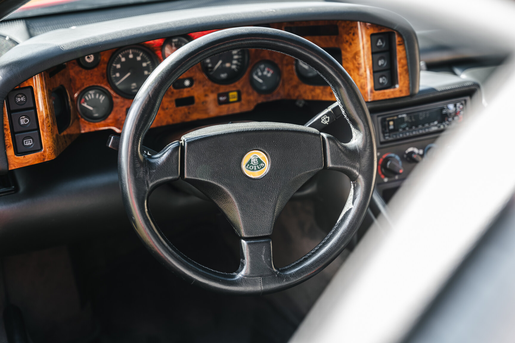 Innenraumfoto von 1992 Lotus Esprit Turbo High-Wing