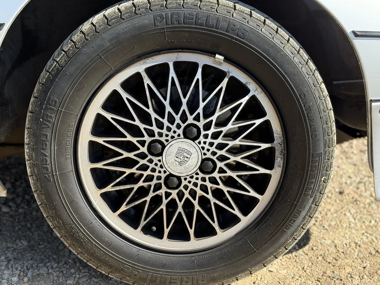 Exteriörbild på 1979 Porsche 924  (36)