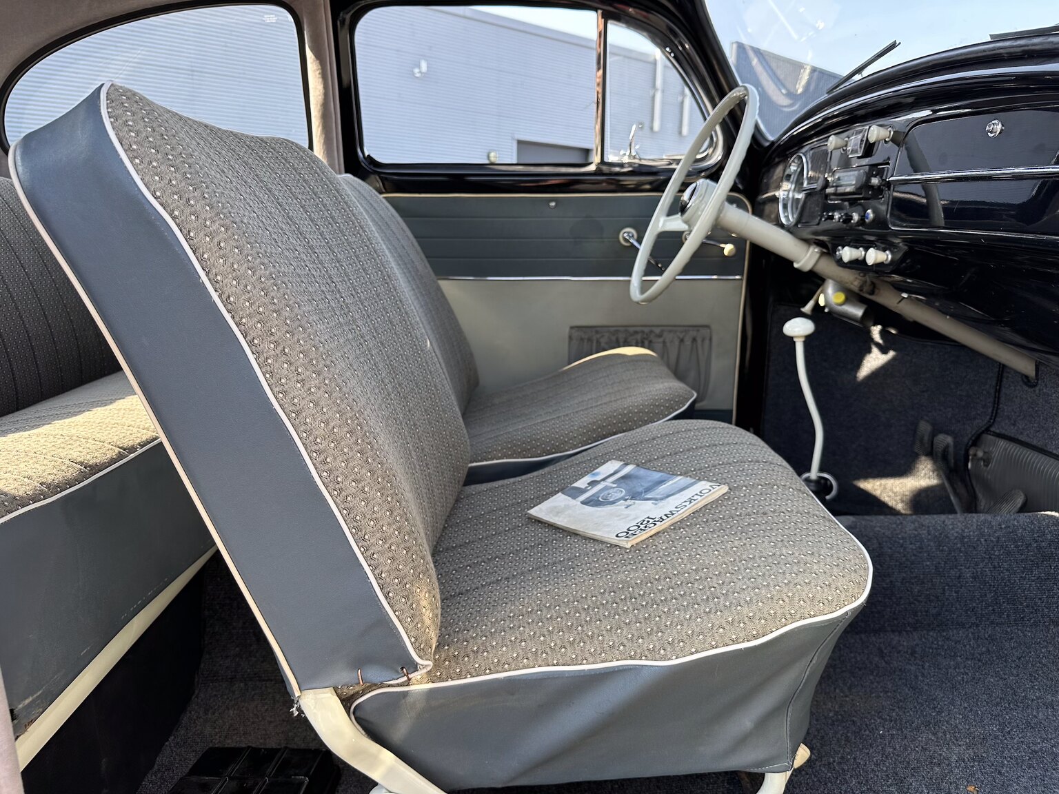 Innenraumfoto von 1958 Volkswagen 1200 Beetle