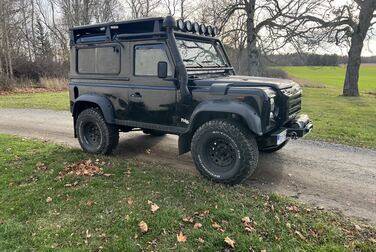 Exterior image of 2002 Land Rover Defender 90 2.5 Td5