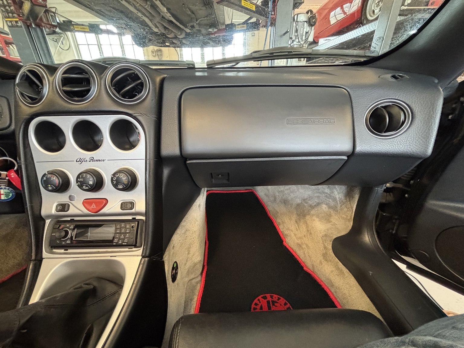 Interior image of 2000 Alfa Romeo Spider 2.0 T.Spark 16V