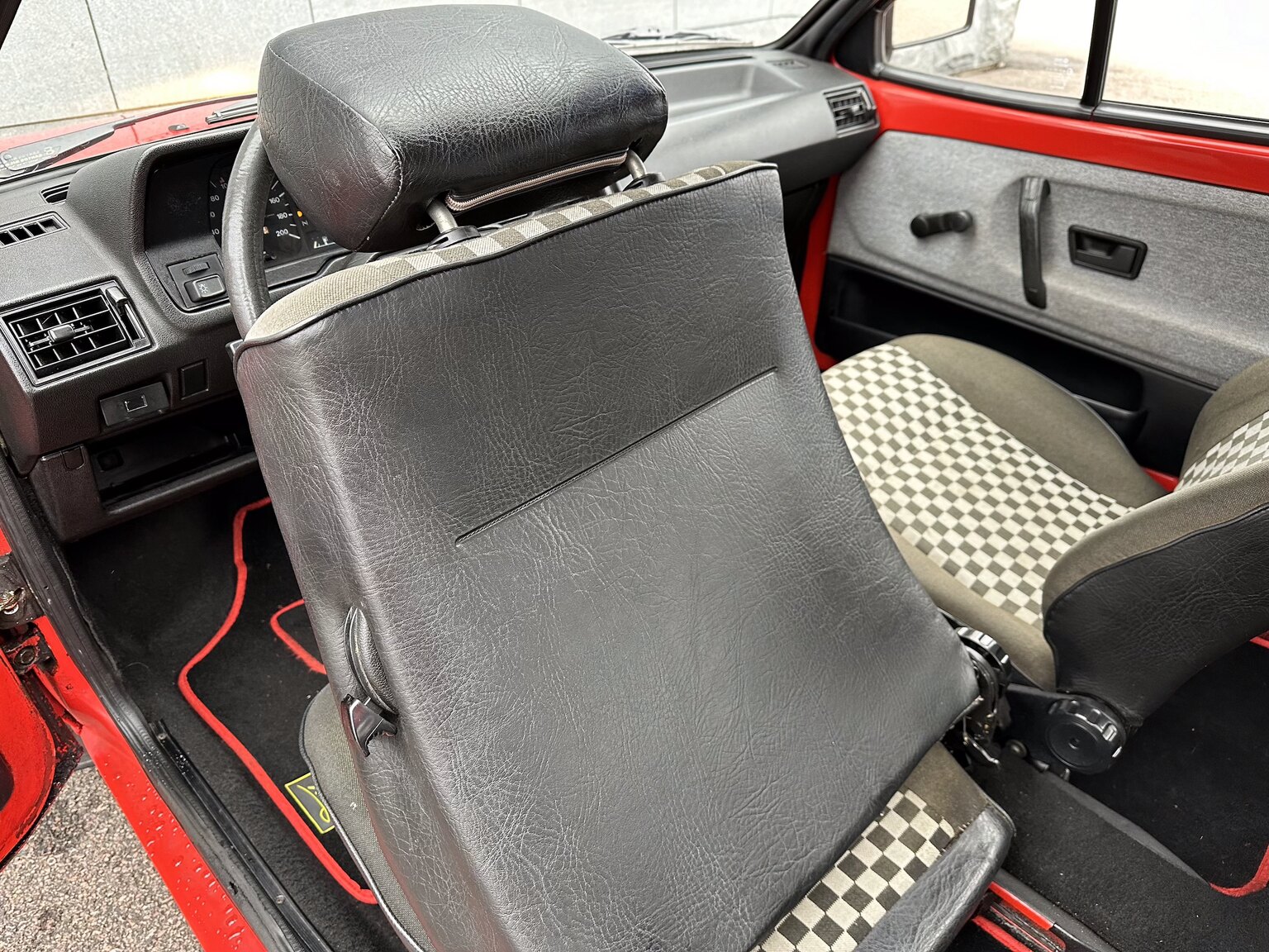 Innenraumfoto von 1983 Volkswagen Polo CL (21)