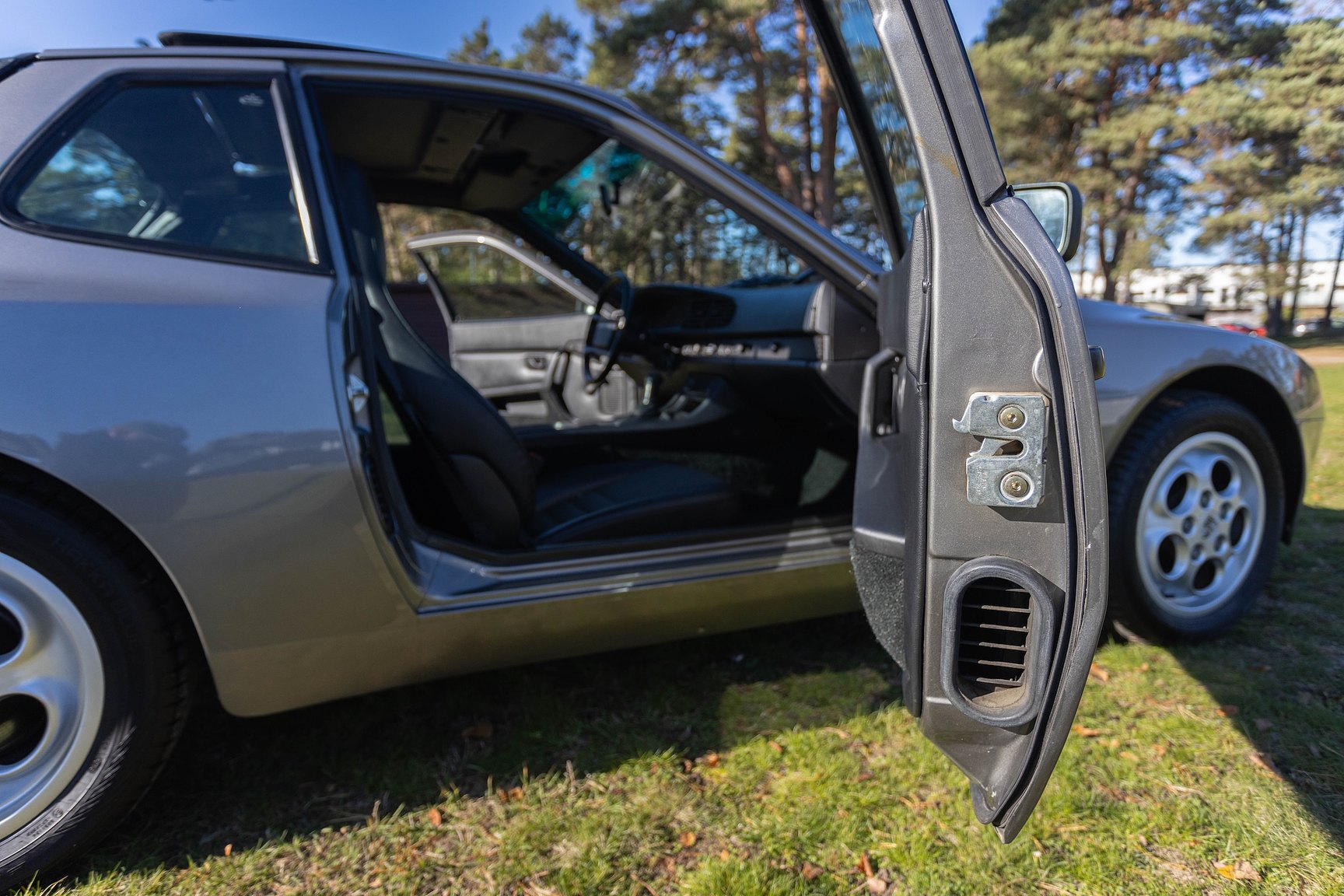 Innenraumfoto von 1987 Porsche 944 Targa