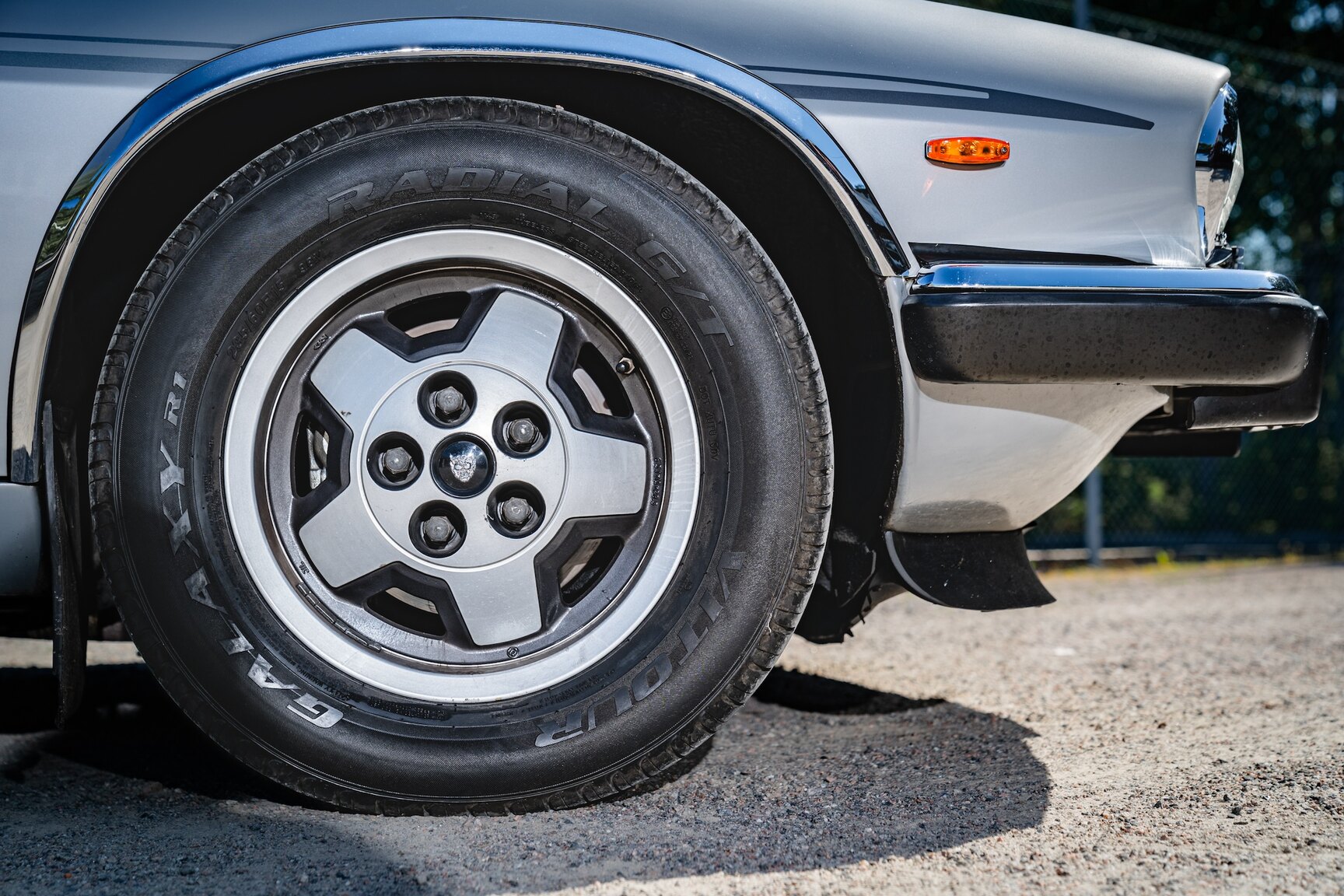 Exteriörbild på 1985 Jaguar XJ-S HE