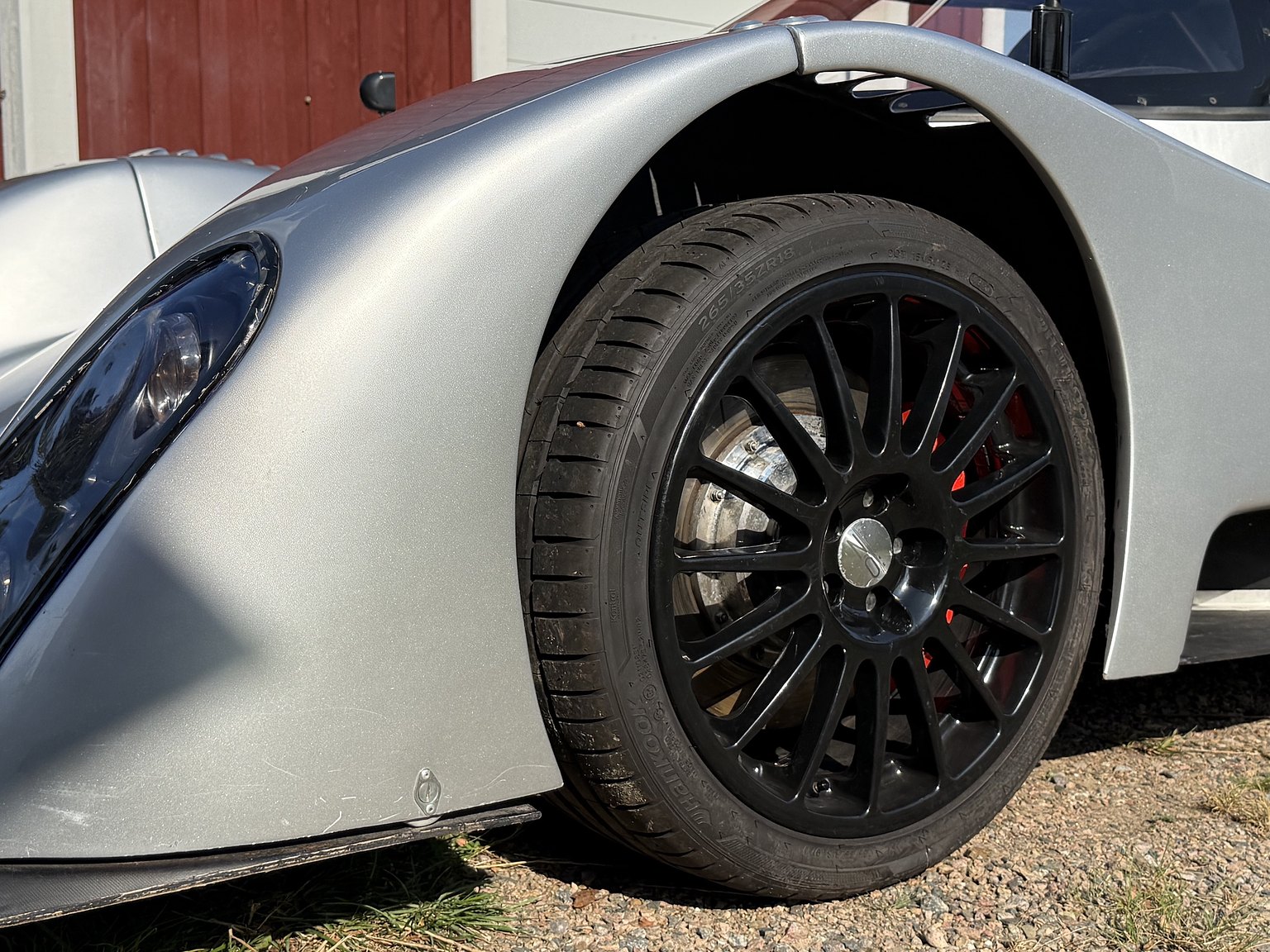 Exteriörbild på 2016 Bentley EXP Speed 8 (Replica)