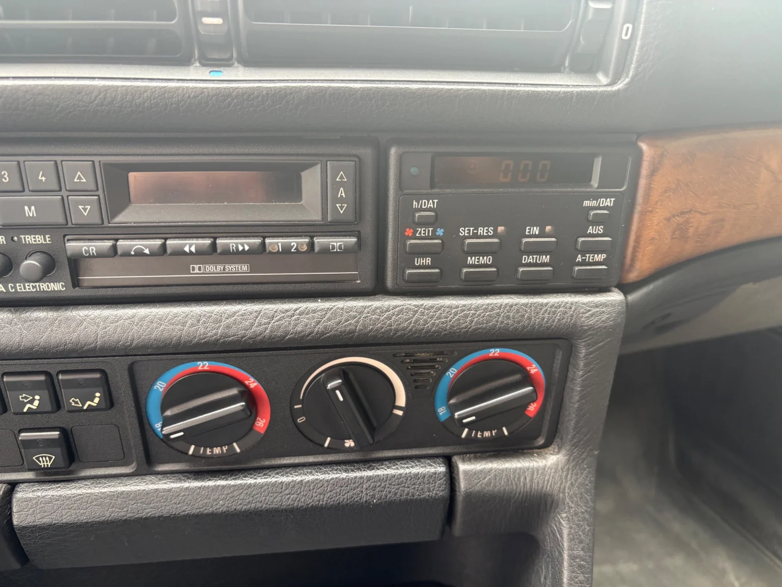 Innenraumfoto von 1988 BMW 730iA (35)