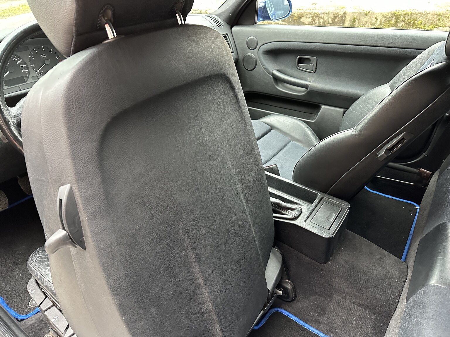 Interiörbild 1996 BMW 328i Coupé E36 M-Sport (25)