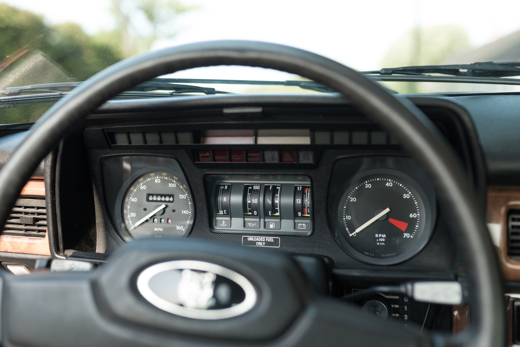 Interior image of 1987 Jaguar Xj-SC (21)