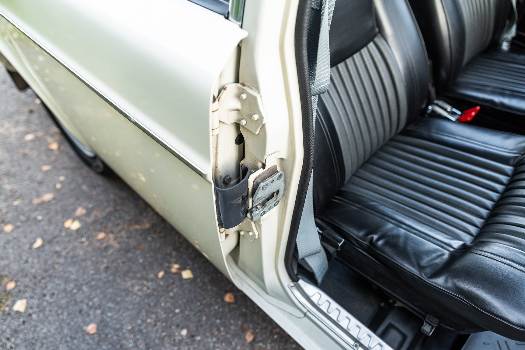 Interior image of 1967 Volvo 144 1.8 